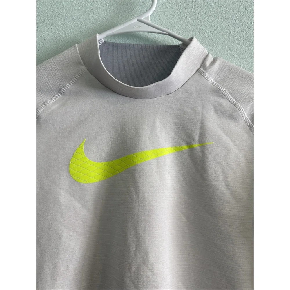 Nike fleece lined mock neck long sleeve compression Football White Youth Boys XL